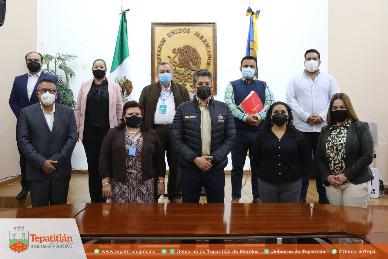 Secretario de Educación presenta