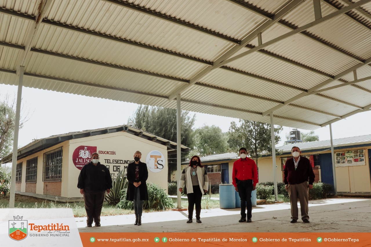 Padres de familia y Gobierno de Tepa trabajan para mejorar telesecundaria de Pegueros