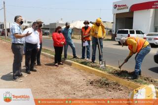 Colocamos nueva semaforización entre Circuito Interior y Bulevar Acatic