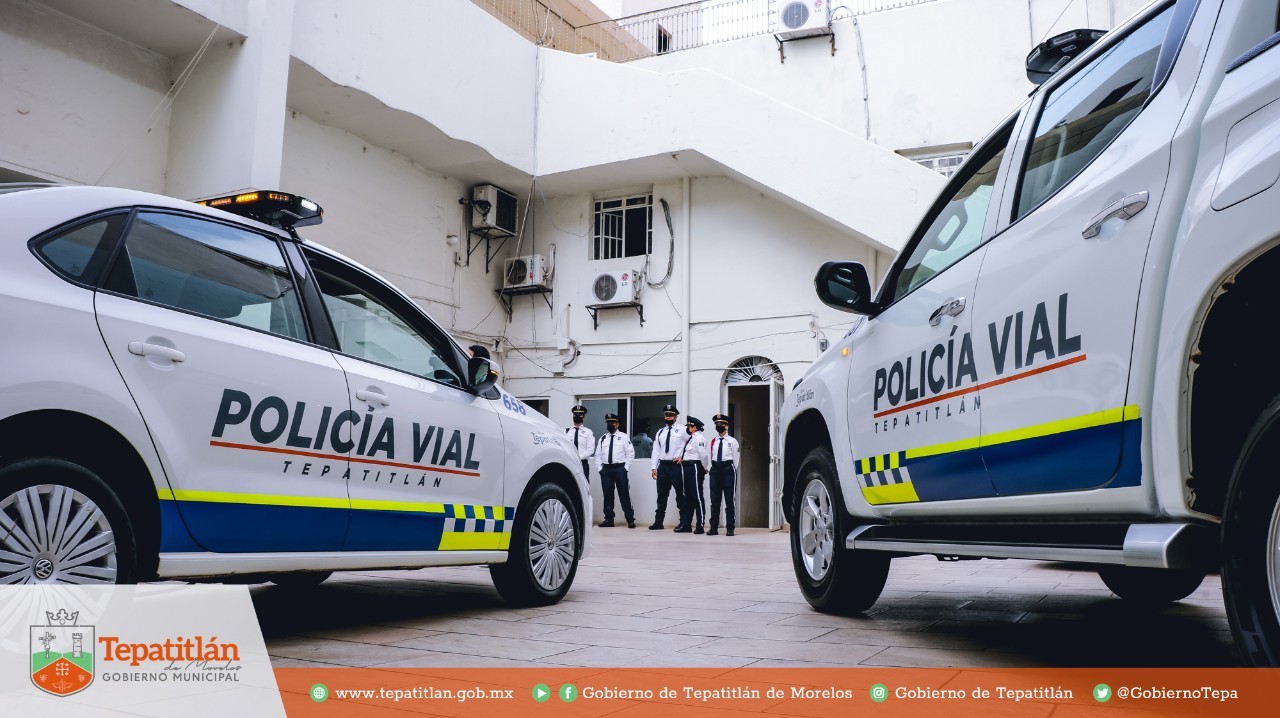 Entrega Nena de Anda nuevas patrullas a la Policía Vial