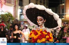 CECYTE y Preparatoria Regional visten el centro de Tepa con motivos del Día de Muertos