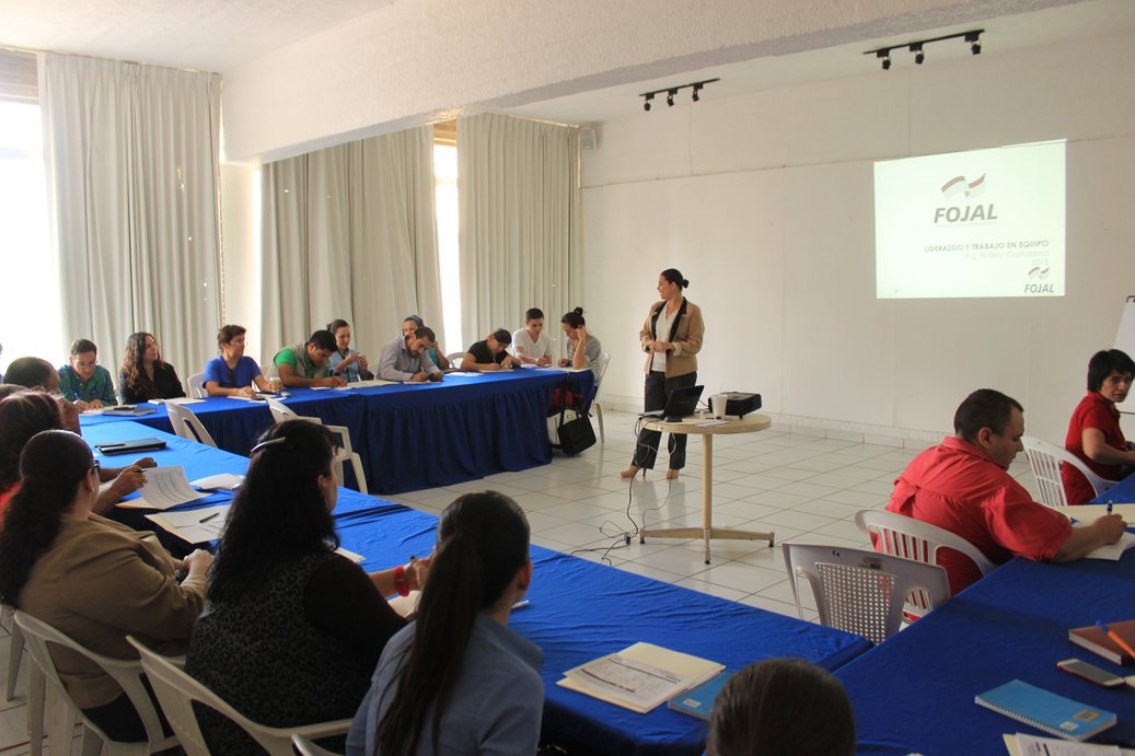 Curso de Liderazgo y Trabajo en Equipo