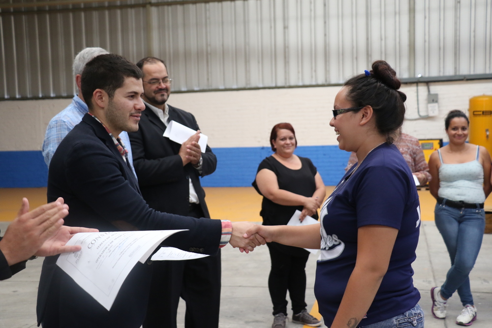 Entrega de Reconocimientos - Programa Bécate del Servicio Nacional del Empleo - Empresa Bibo Textil