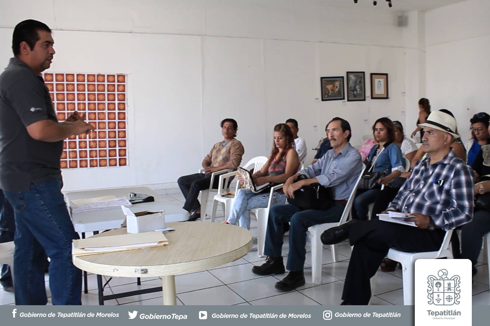 Reunión de Artesanos con Representantes del Instituto de la Artesania Jalisciense para Tramitar la Credencial de Artesano